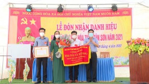 Thôn Tân Sơn, xã Sơn Hóa đón nhận danh hiệu Khu dân cư văn hóa