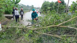 Xã Sơn Hóa ra quân lập lại trật tự hành lang an toàn giao thông đường bộ