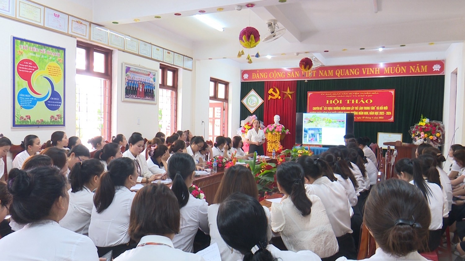 Hội thảo Chuyên đề “Xây dựng trường mầm non lấy trẻ làm trung tâm”