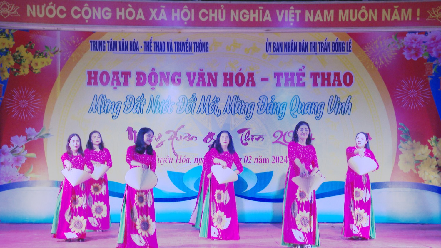 Dạ hội văn nghệ mừng đất nước đổi mới, mừng Đảng quang vinh