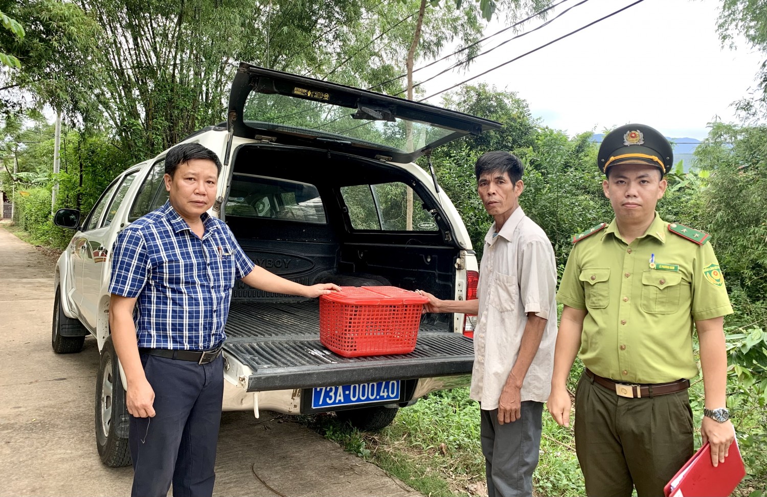 Bàn giao cá thể trăn đất cho Vườn quốc gia Phong Nha Kẻ Bàng