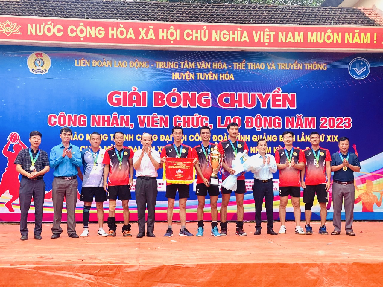 Tuyên Hoá tổ chức thành công giải bóng chuyền công nhân, viên chức, lao động năm 2023