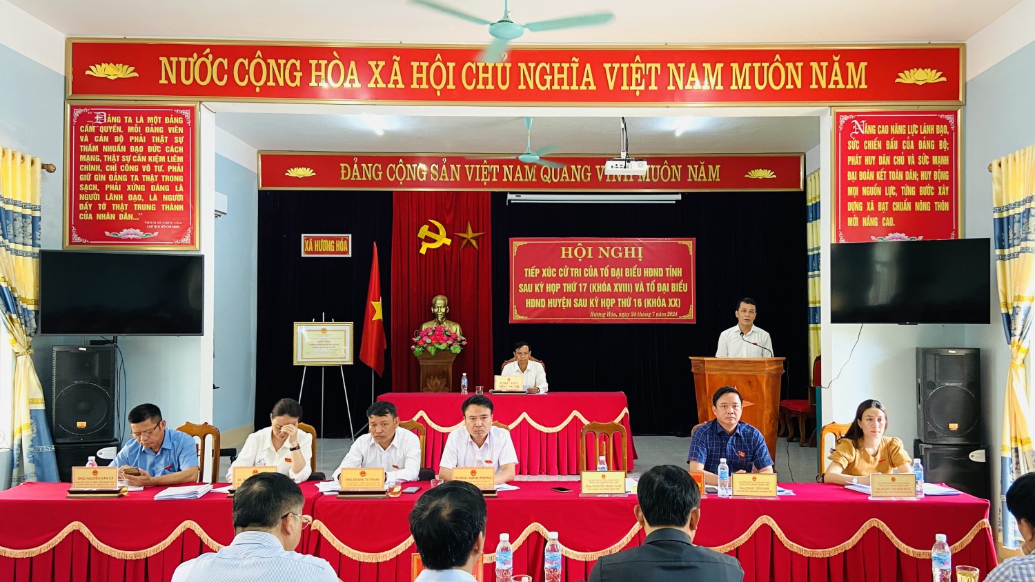 Quang cảnh hội nghị.