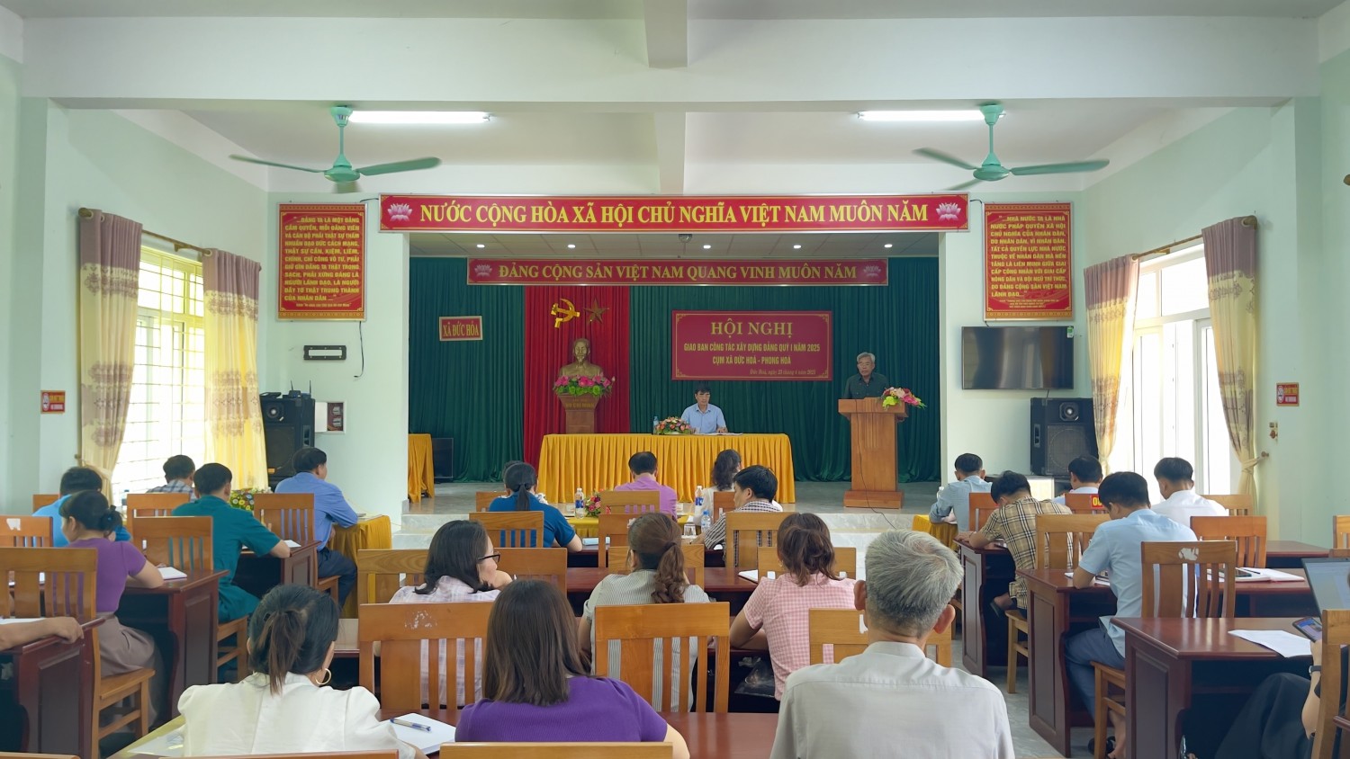Giao ban công tác xây dựng Đảng quý I năm 2025 cụm các xã Đức Hoá, Phong Hoá